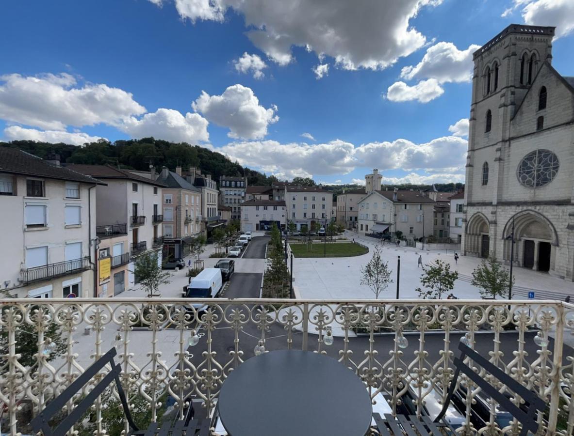 Carnot Place Bourgoin-Jallieu Екстериор снимка