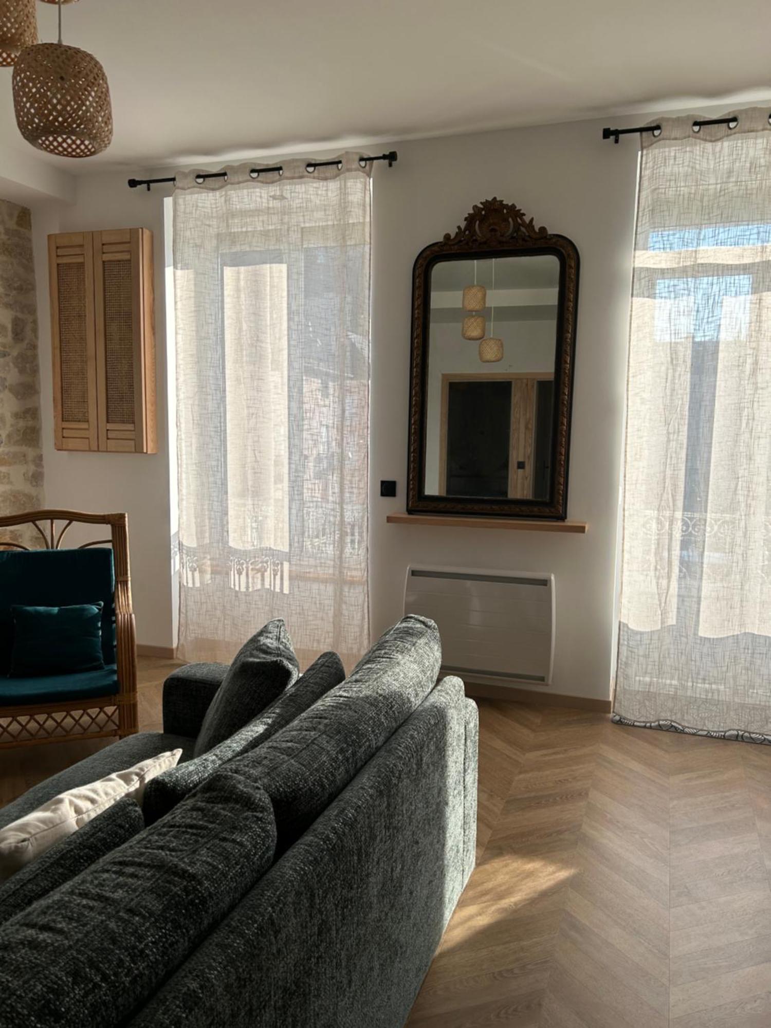 Carnot Place Bourgoin-Jallieu Екстериор снимка